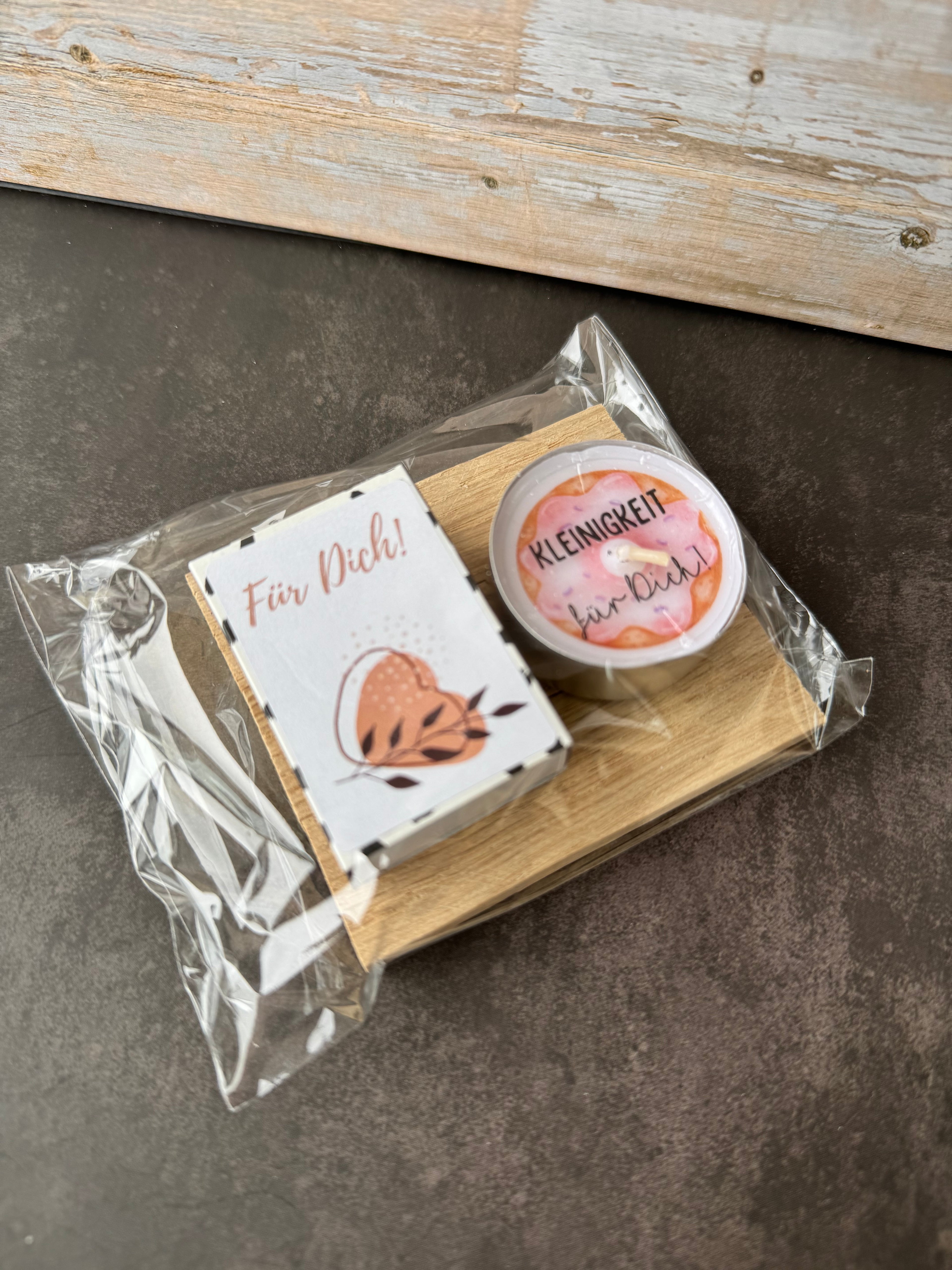 Teelicht-Geschenk auf Holz