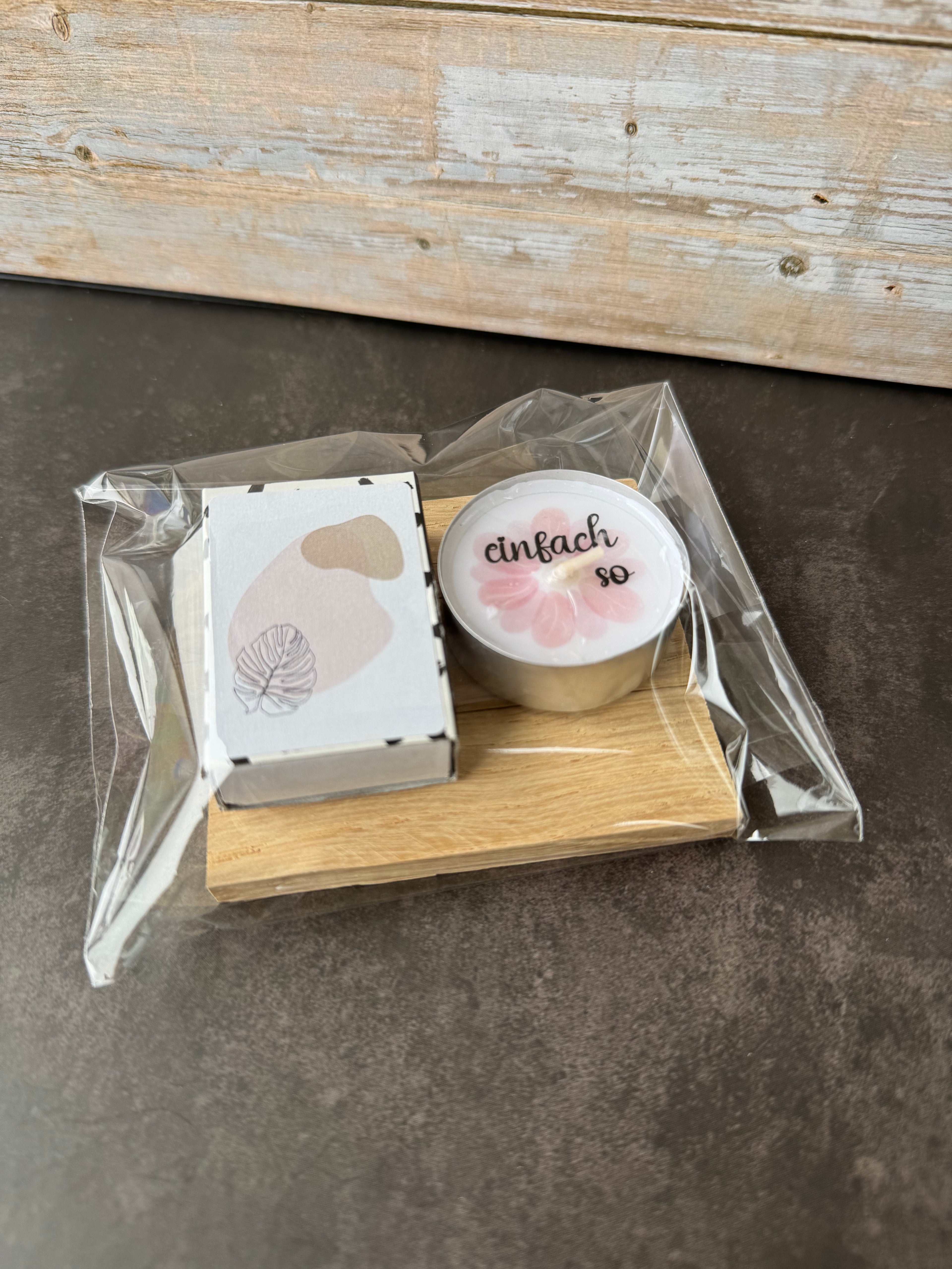 Teelicht-Geschenk auf Holz