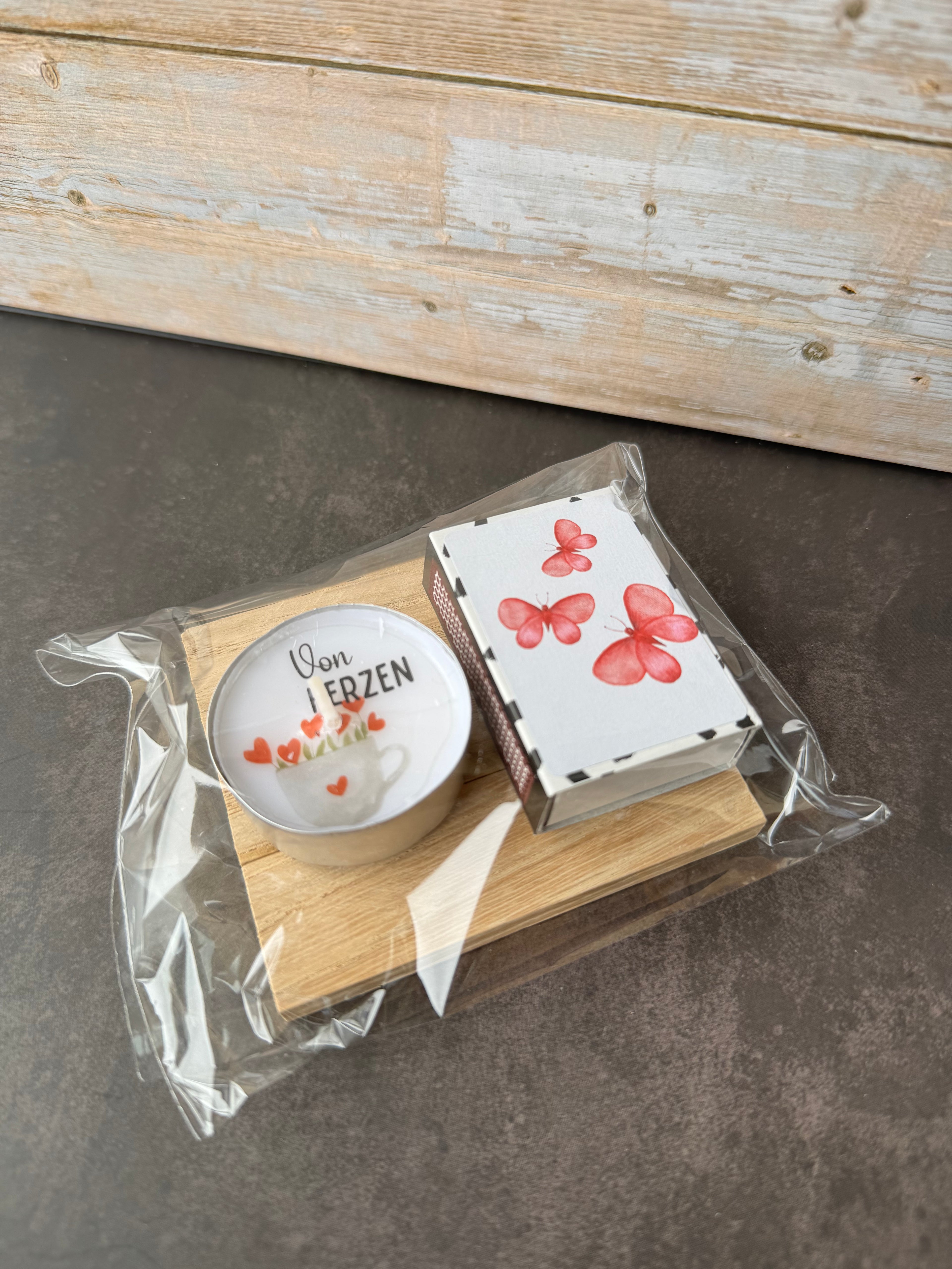 Teelicht-Geschenk auf Holz